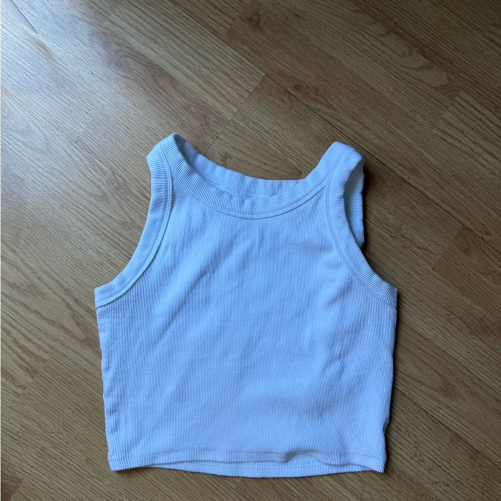 White Ribbed Crop Tank Top – Size 44–46